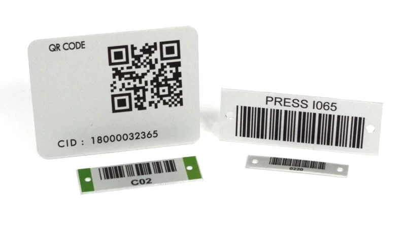 impression-qr-code-barre-noir-couleur-plaque-alu-metal-800x445
